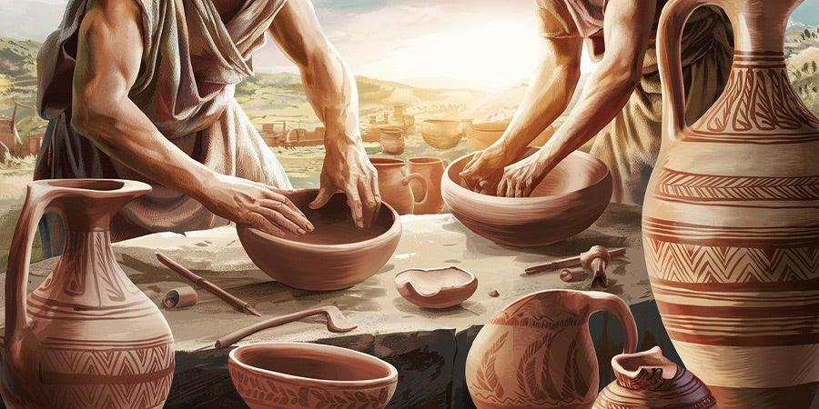 Artigiani modellano ceramiche Caltagirone fatti a mano su tavolo all'aperto, decorazioni tradizionali.