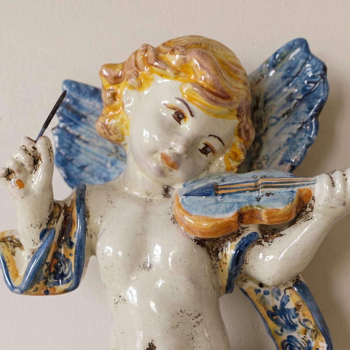 Angelo Musico con Violino in Ceramica di Caltagirone - Blu e Arancio