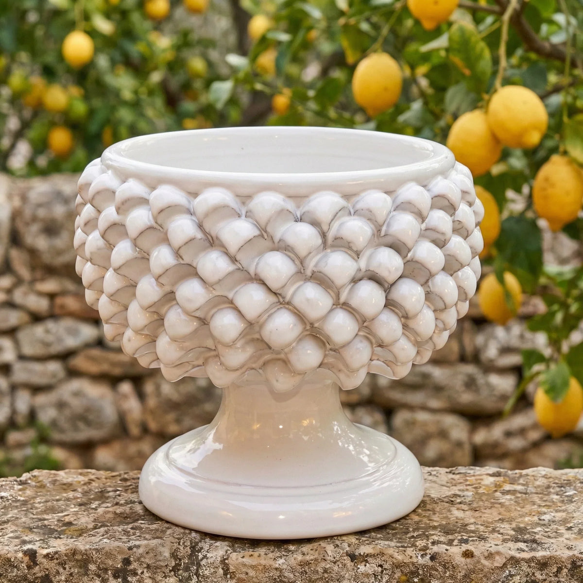 Vaso Mezza Pigna, White Line. Ceramica siciliana di Caltagirone, Sofia