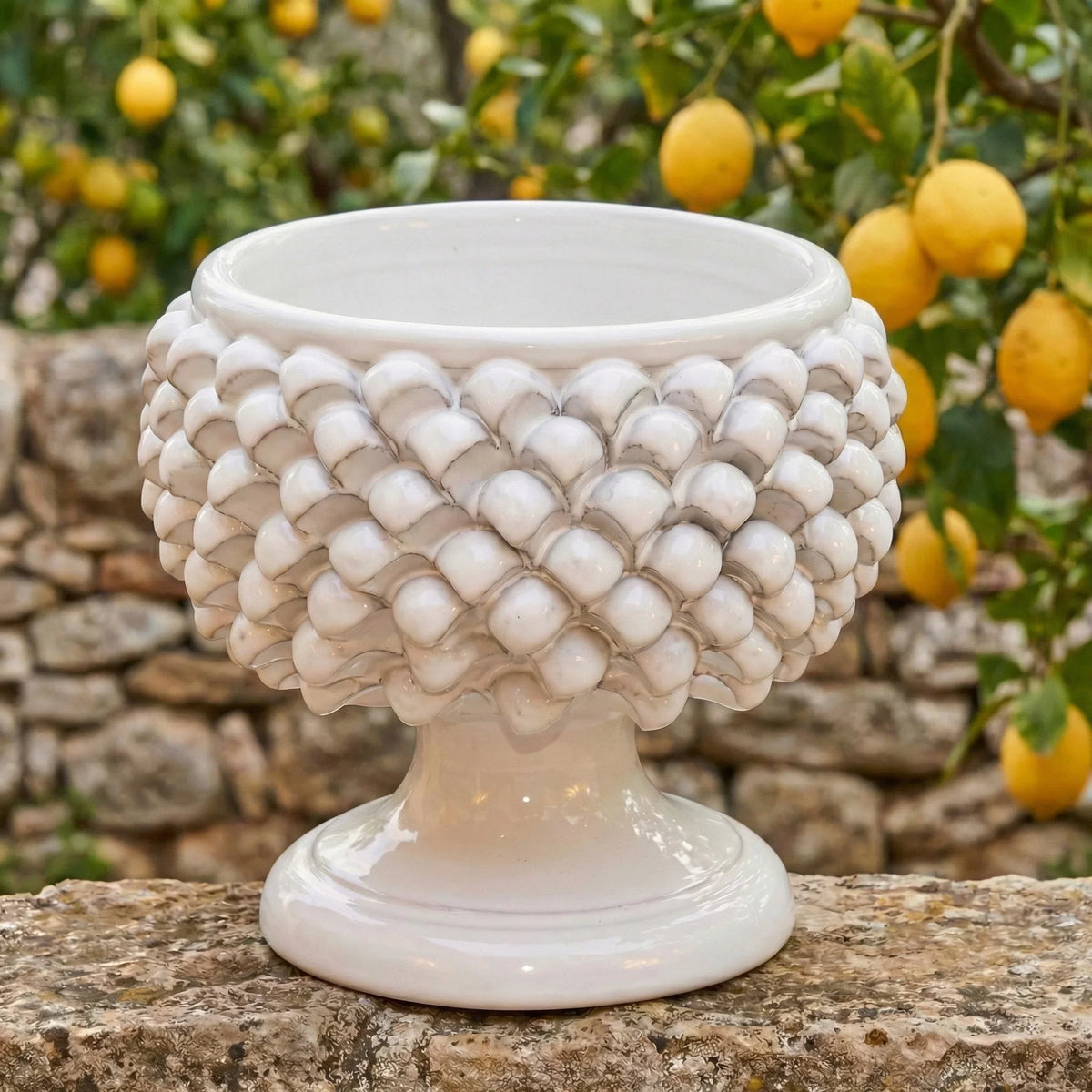Vaso Mezza Pigna, White Line. Ceramica siciliana di Caltagirone, Sofia