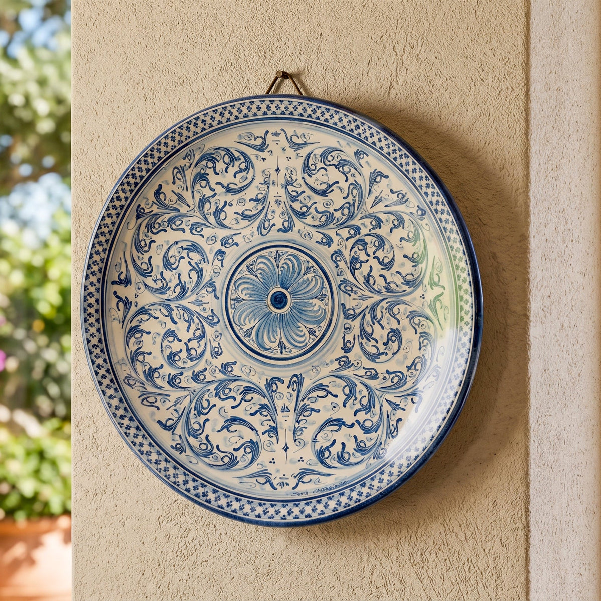 Piatto Ornamentale, Mono Blu, Serie d'Arte. Ceramica siciliana di Caltagirone, Sofia