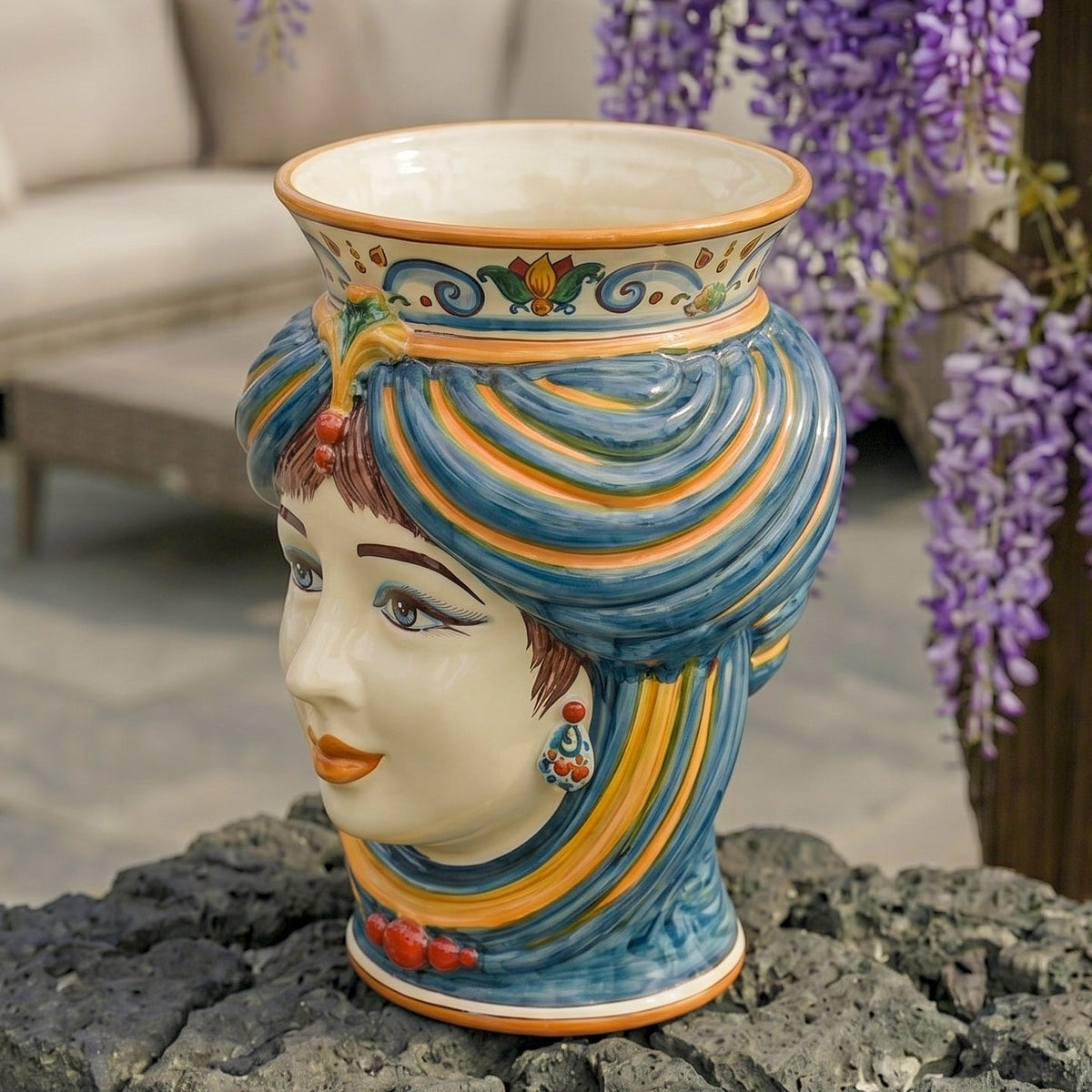 Testa di Moro, Femmina senza corona, Decoro Sicily, decoro barocco, turbante. Ceramica siciliana di Caltagirone, Sofia