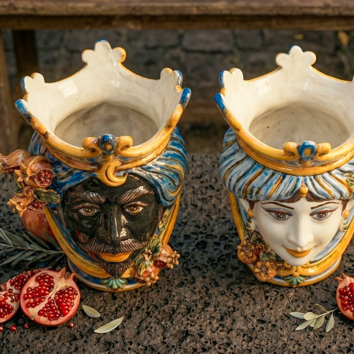 Testa di Moro con Melograni, Maschio Moro, Blu e Arancio, corona. Ceramiche Sofia, Caltagirone