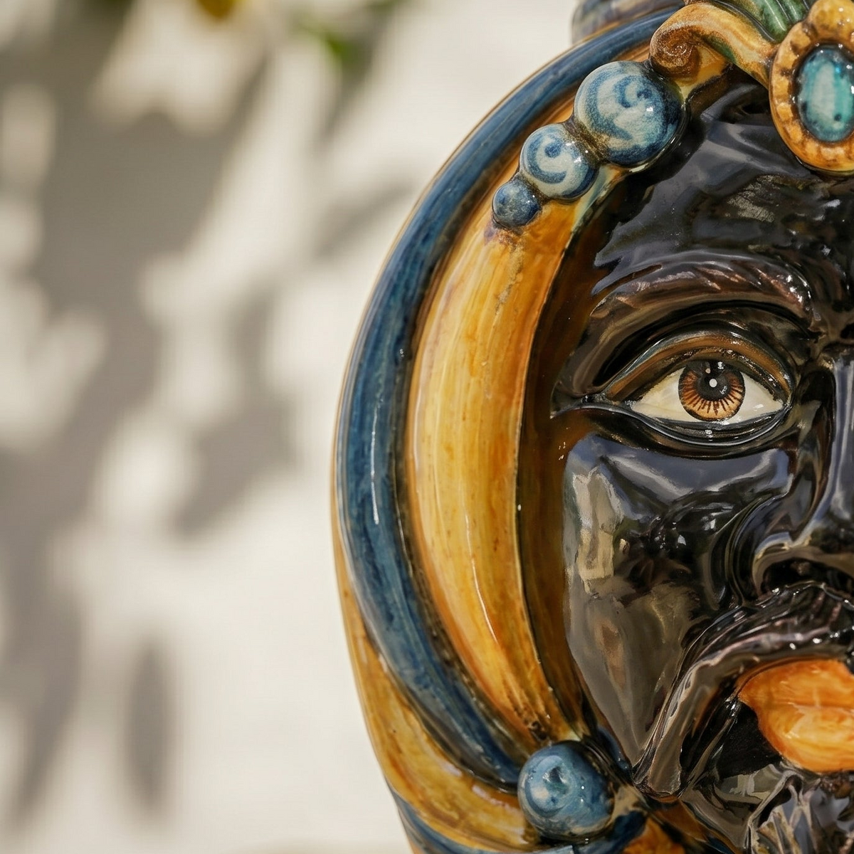 Testa di Moro, Maschio Moro, Blu e Arancio. Ceramica siciliana di Caltagirone, Sofia