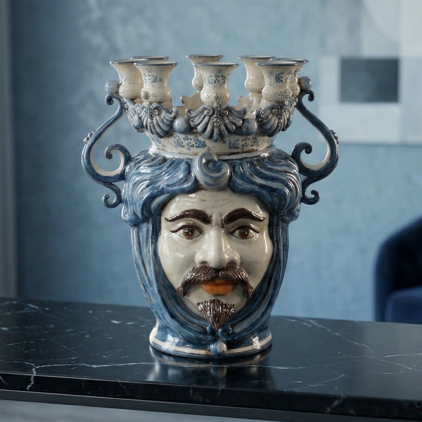 Testa di Moro a Candeliere, Maschio Bianco, Mono Blu. Ceramica siciliana di Caltagirone, Sofia