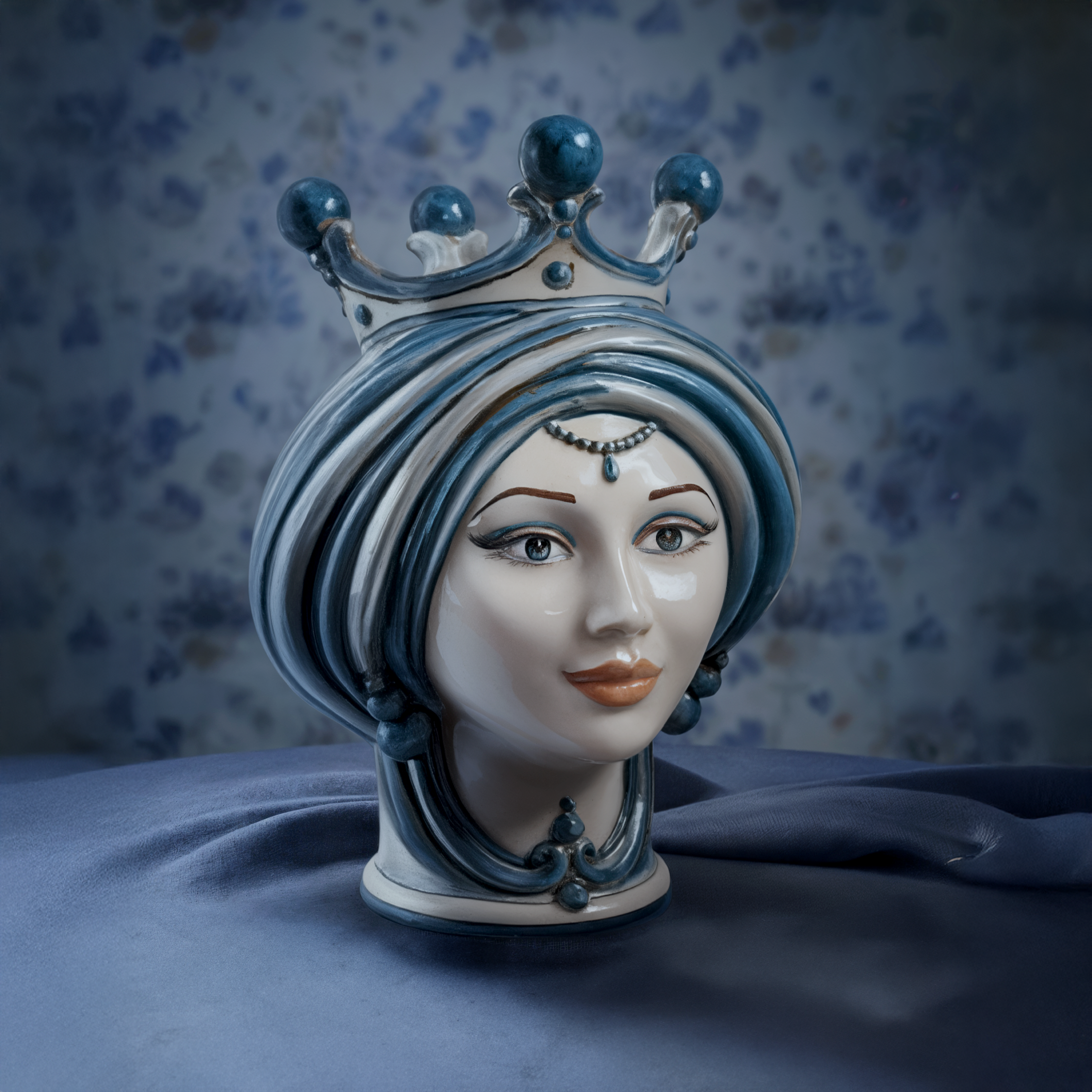 Testa di Moro, Donna, Mono Blu. Ceramiche Sofia, Caltagirone