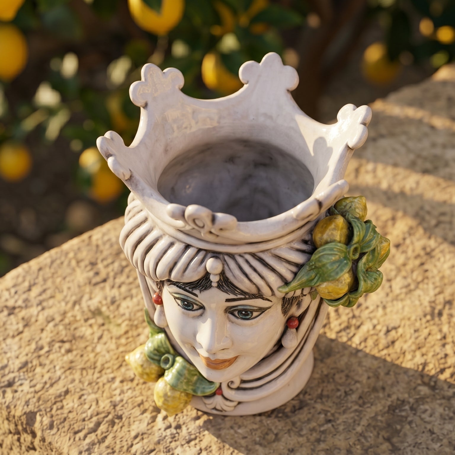 Testa di Moro con Limoni, Donna, Madreperla. Ceramiche Sofia, Caltagirone