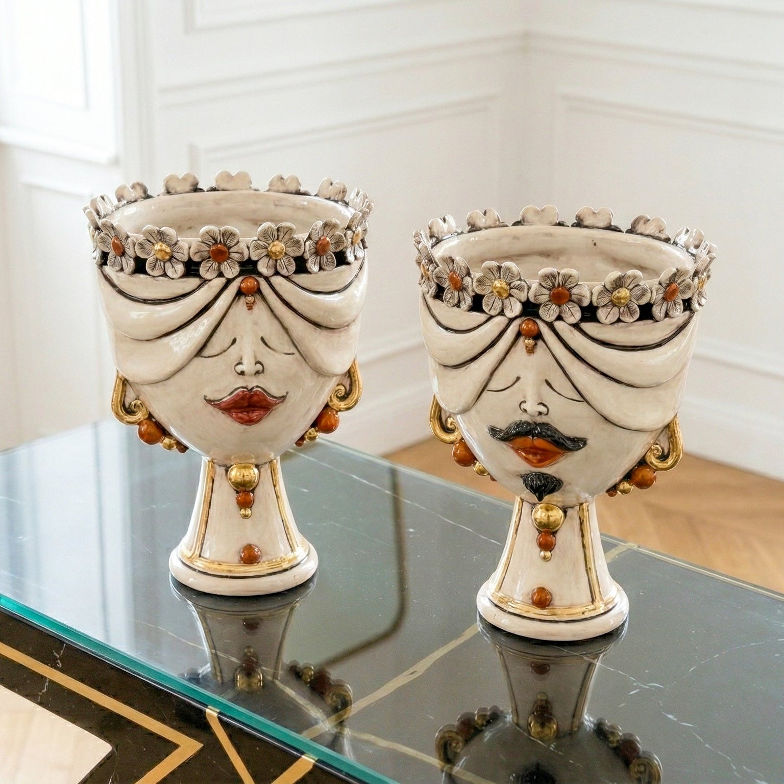 Testa Zahira con Fiori, Donna, Madreperla Antichizzato Oro e Lustri, oro zecchino. Ceramica siciliana di Caltagirone, Sofia