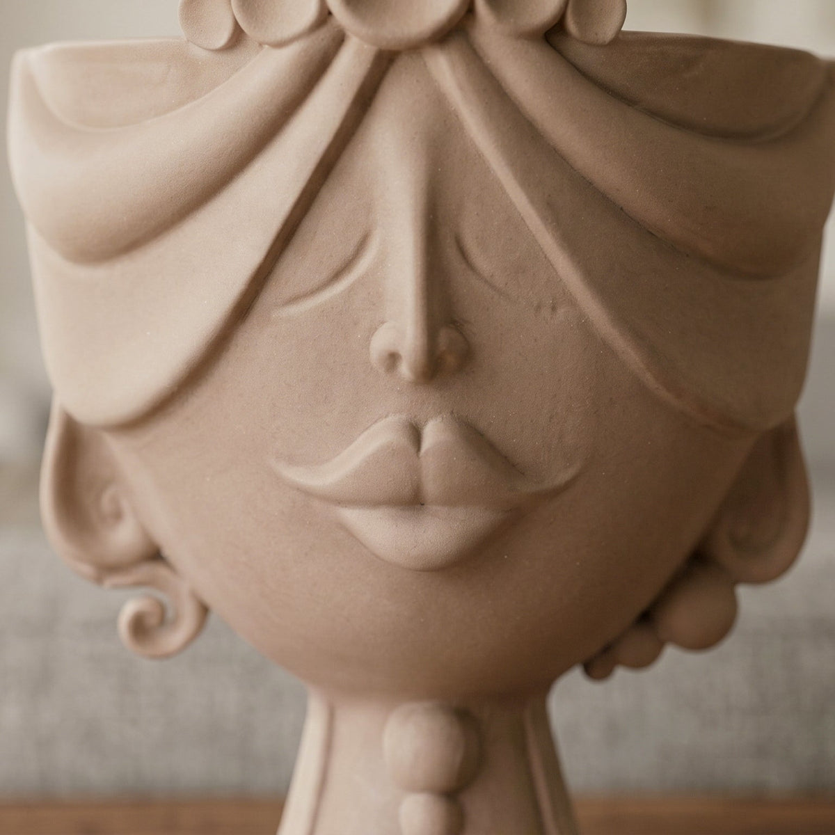 Testa Zahira h 30 cm - Donna, Tortora Opaco | Ceramica Caltagirone
