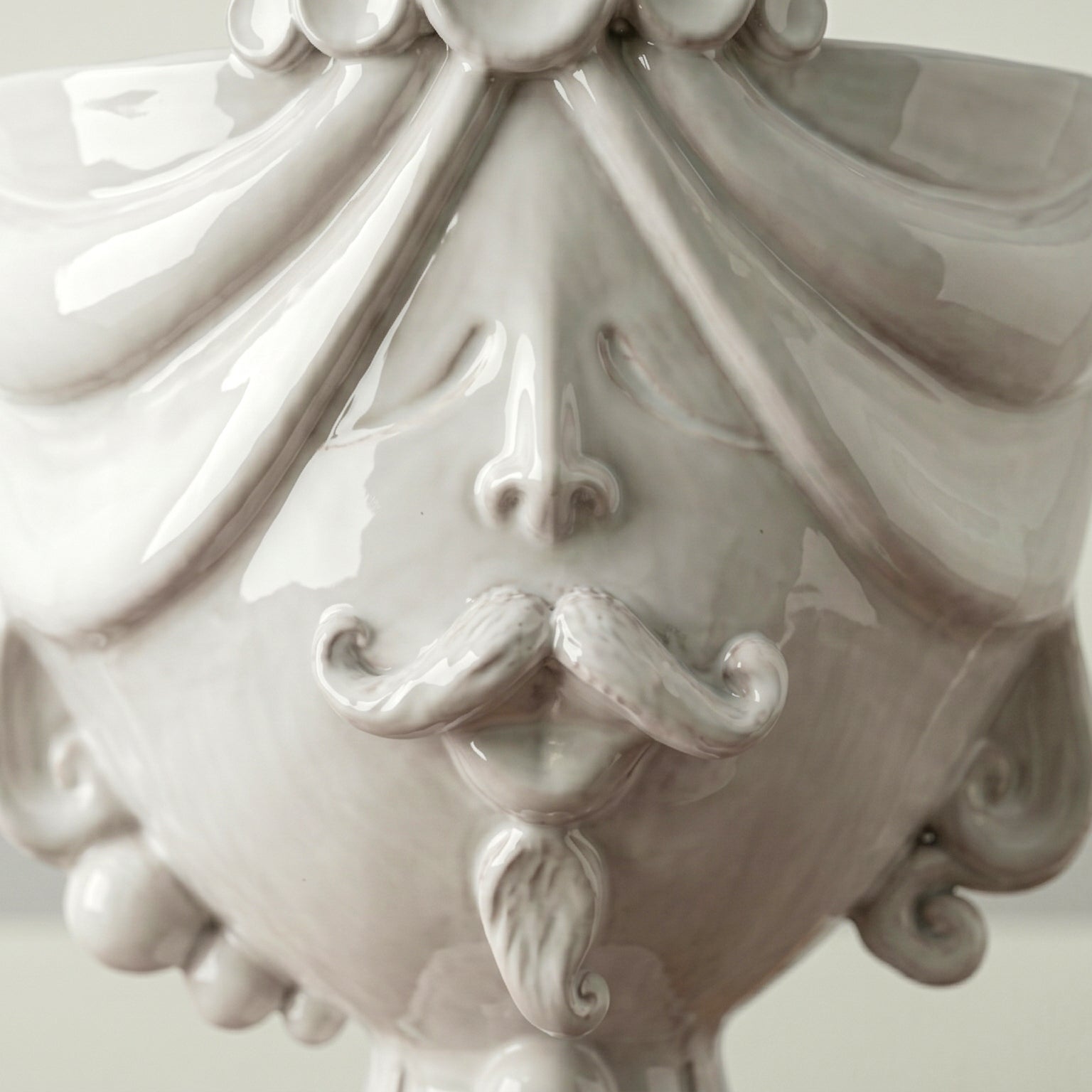 Testa Zahira h 30 cm - Uomo, White Line | Ceramica Caltagirone