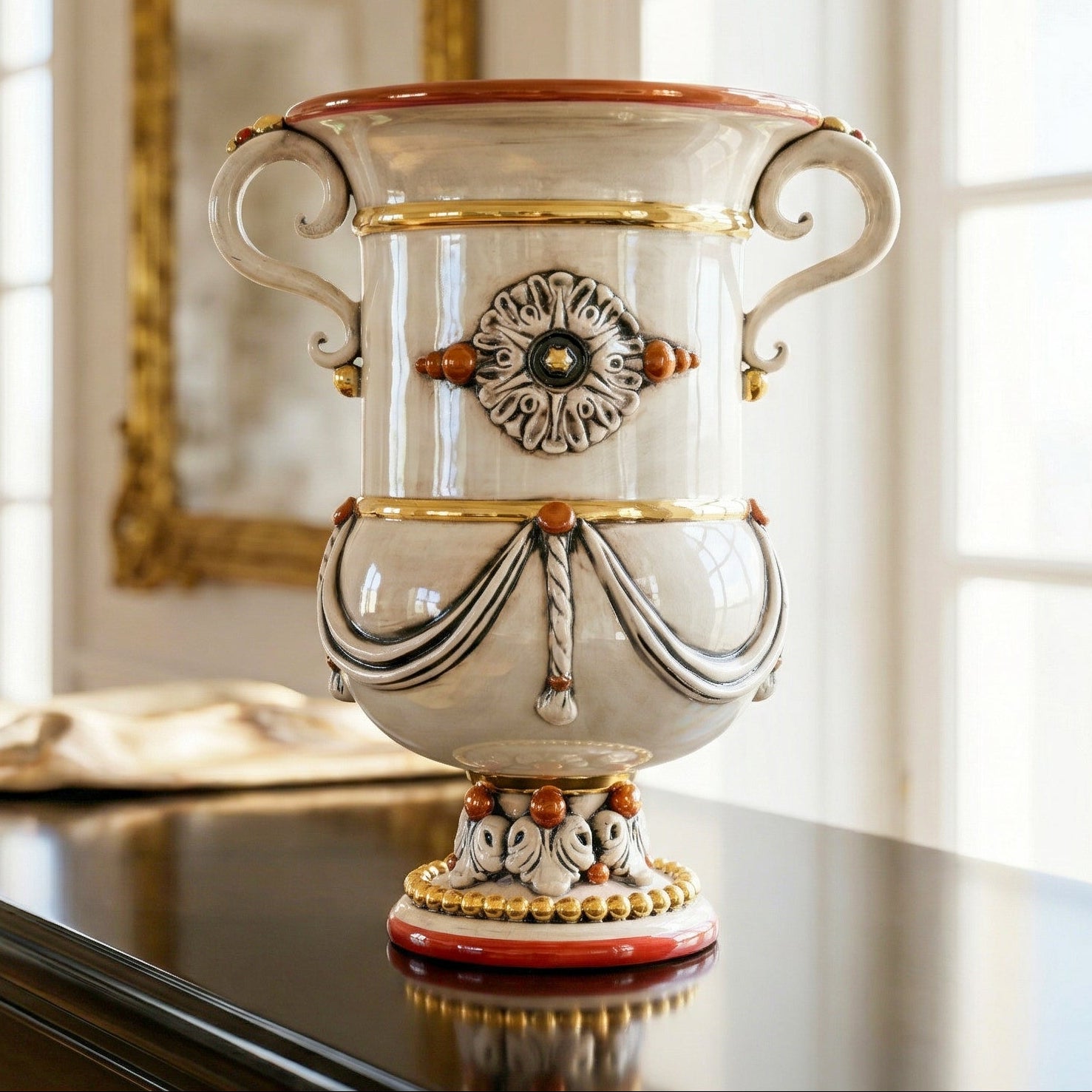 Vaso Monumentale, Madreperla Oro e Lustri. Ceramica siciliana di Caltagirone, Sofia
