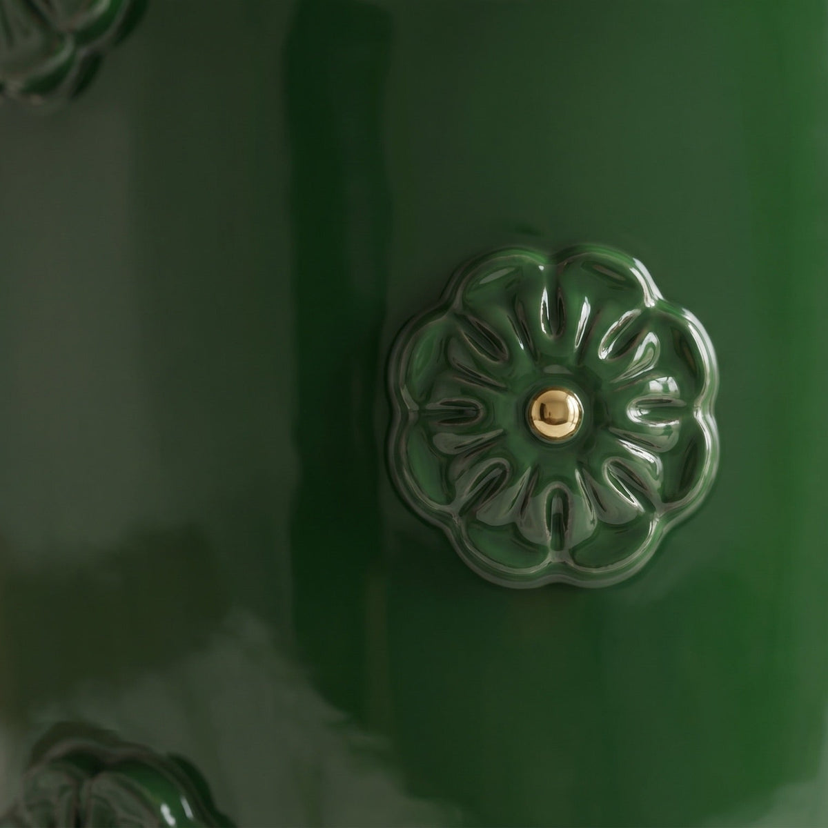 Vaso, Rosone, Verde Antico e Oro. Ceramica siciliana di Caltagirone, Sofia