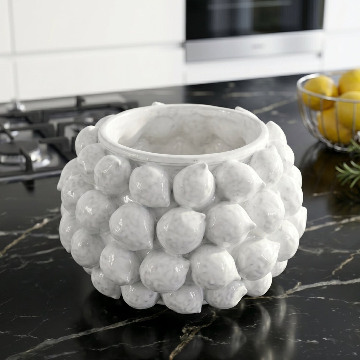 Vaso con Limoni, Linea Decorativa. Ceramica siciliana di Caltagirone, Sofia
