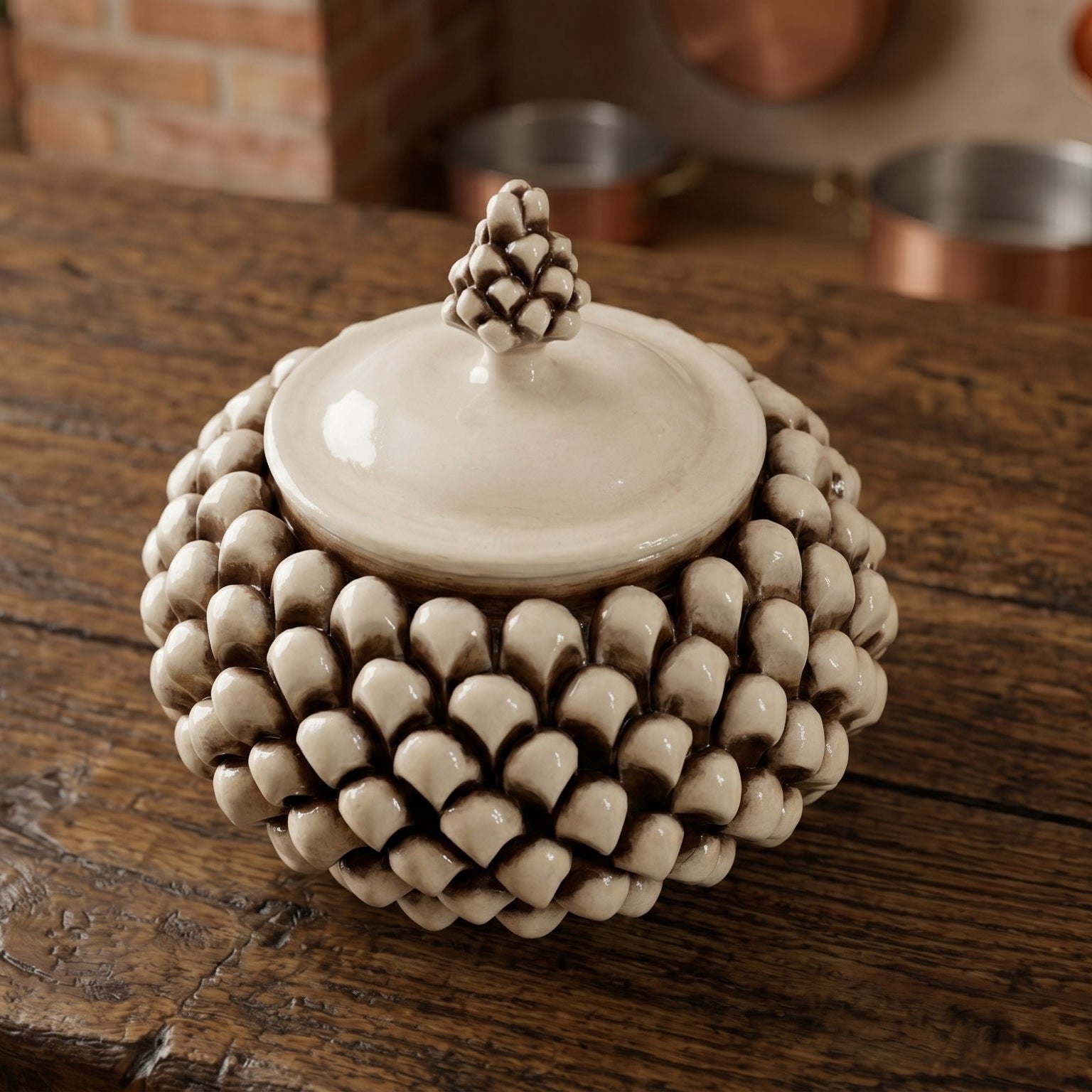 Biscottiera a Pigna, Madreperla Antichizzato, coperchio. Ceramiche Sofia, Caltagirone