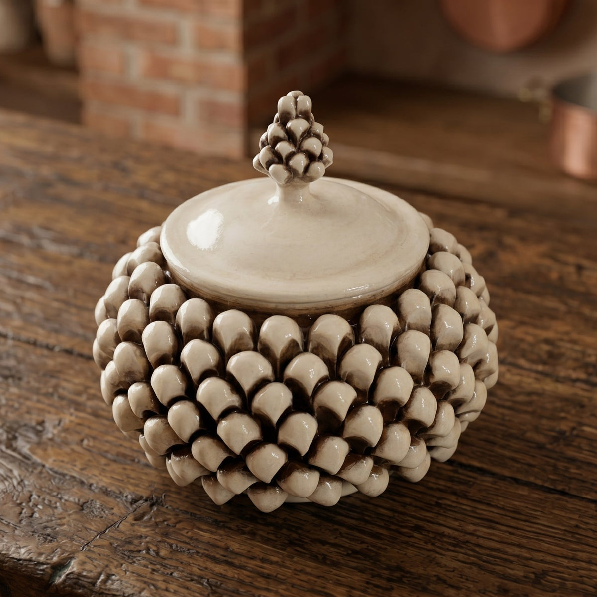 Biscottiera a Pigna, Madreperla Antichizzato, coperchio. Ceramiche Sofia, Caltagirone