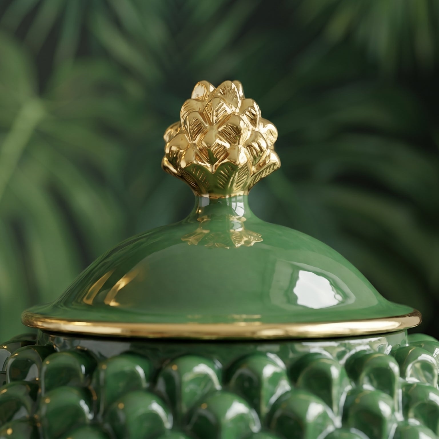 Biscottiera a Pigna, Verd'Oro, scaglie, coperchio. Ceramica siciliana di Caltagirone, Sofia