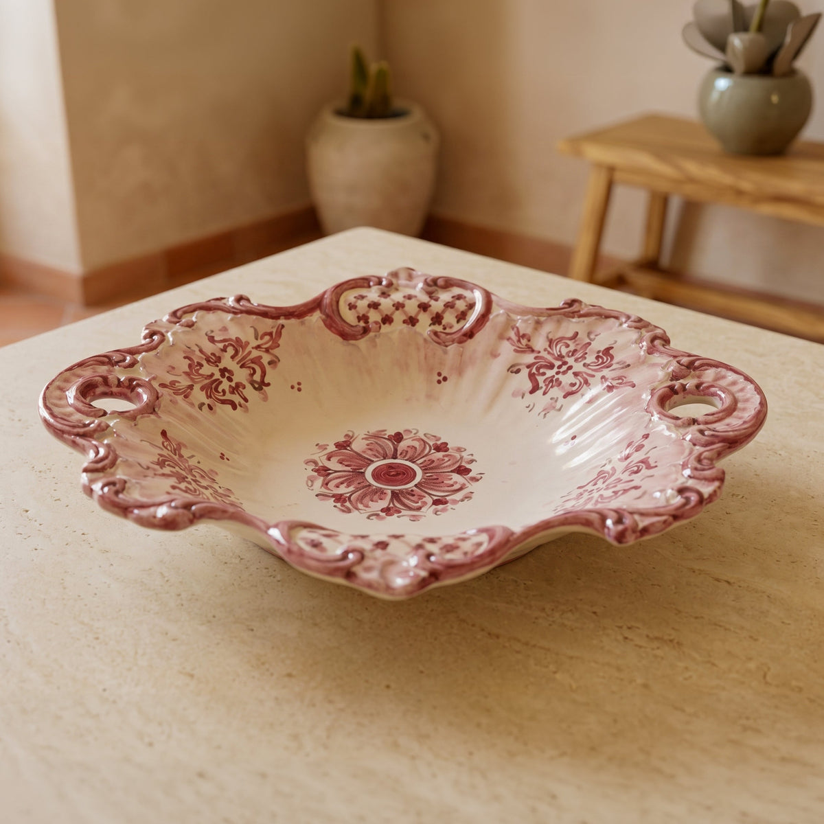 Centrotavola Barocco, Mono Bordeaux, Serie d'Arte. Ceramica siciliana di Caltagirone, Sofia