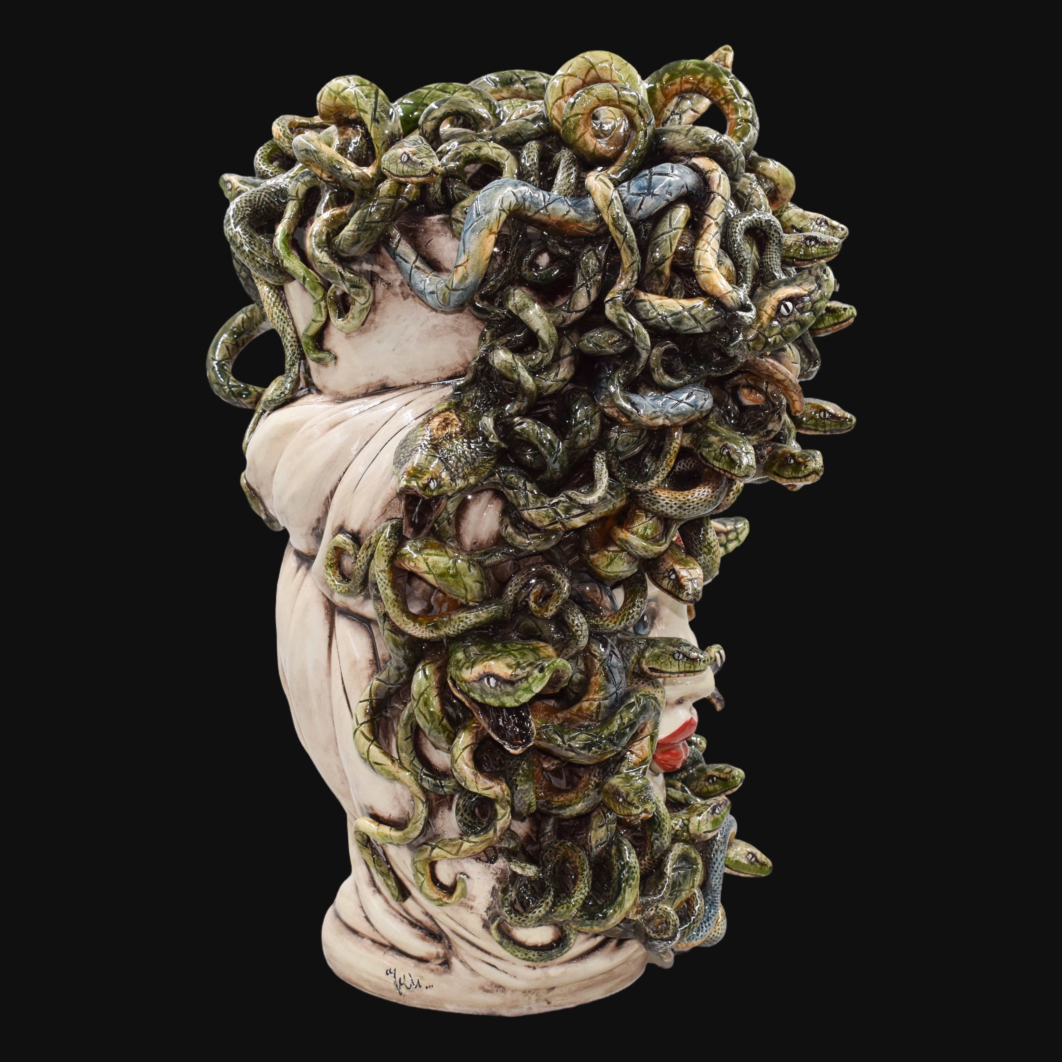 Testa Medusa, Madreperla Antichizzato, chioma di serpenti, mito greco. Ceramica siciliana di Caltagirone, Sofia