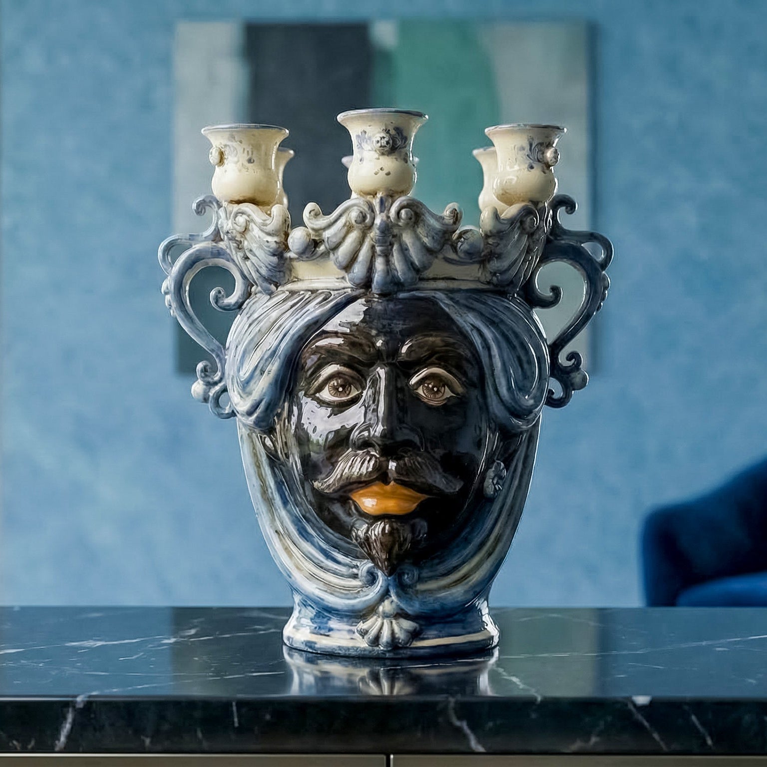 Testa di Moro a Candeliere, Maschio Moro, Mono Blu. Ceramica siciliana di Caltagirone, Sofia