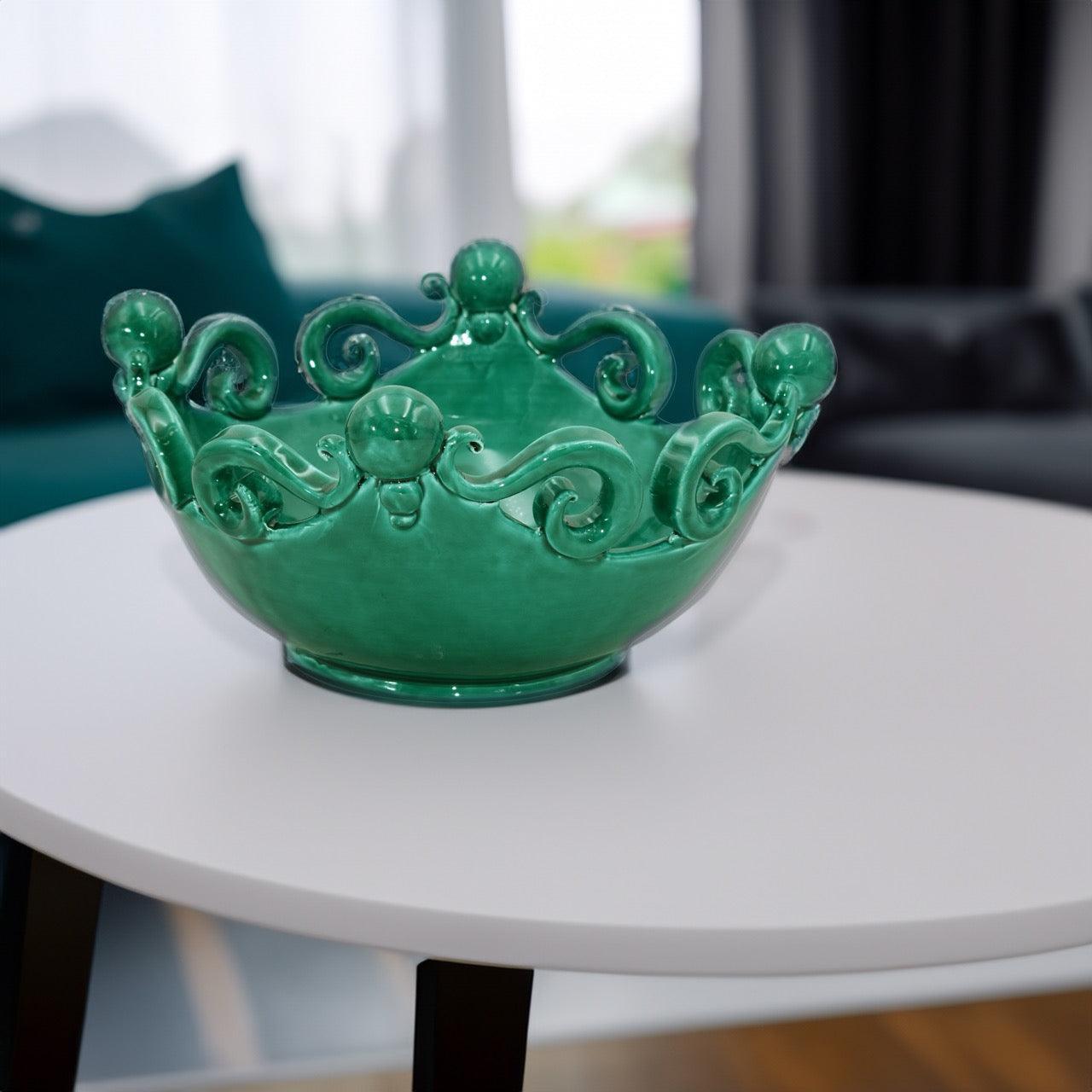 Centrotavola Pallina, Verde Smeraldo, decori a spirale. Ceramiche Sofia, Caltagirone
