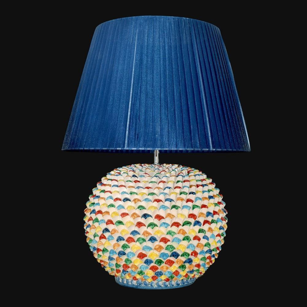Lume a Palla Pigna Moderna, base colorata a scaglie e paralume blu. Ceramica siciliana di Caltagirone, Sofia