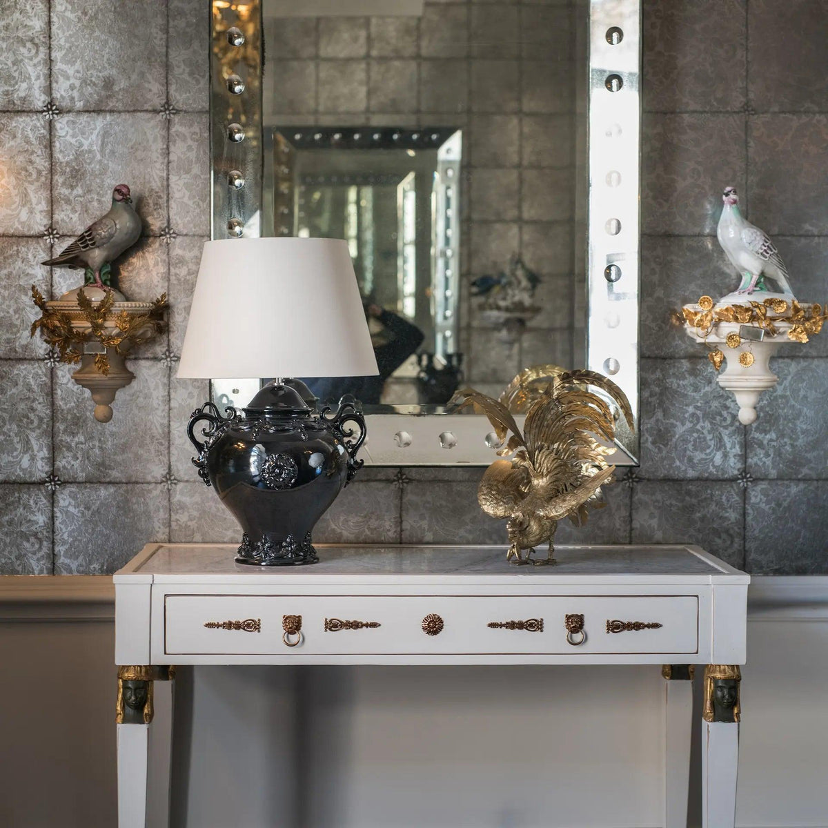 Lume Palla con Manici, Plastico Sofia, Black Line, decorazioni eleganti in stile classico. Ceramica di Caltagirone