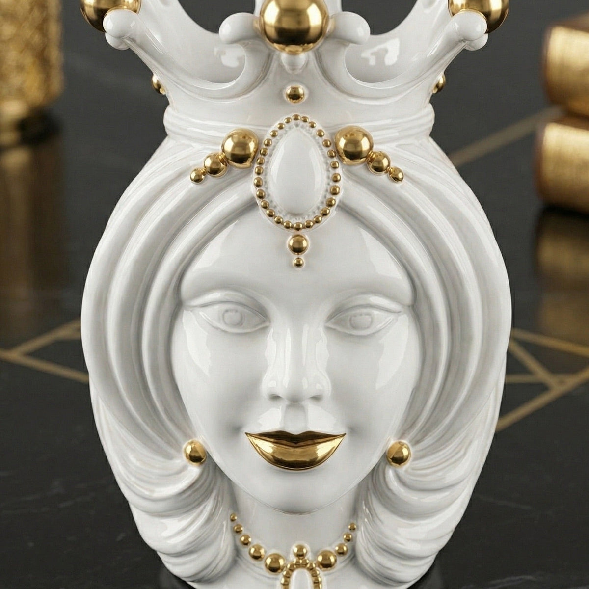 Testa di Moro, Donna, volto, labbra. Ceramica siciliana di Caltagirone, Sofia