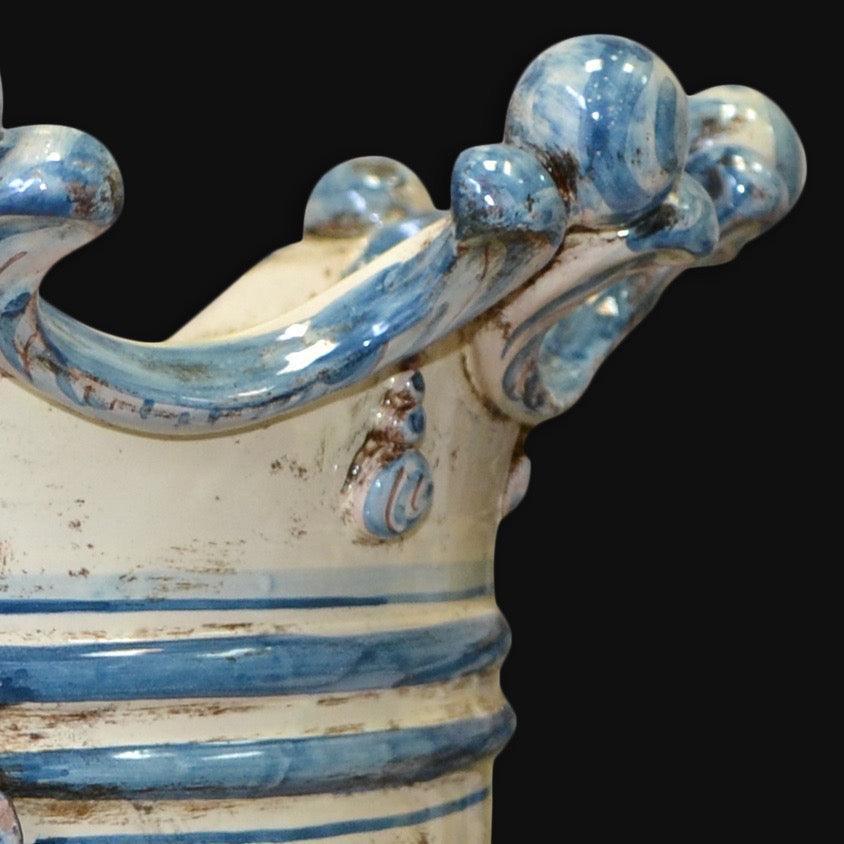 Torre Portaombrelli, Cavaliere in Rilievo, Mono Blu, decori e bianchi. Ceramica siciliana di Caltagirone, Sofia