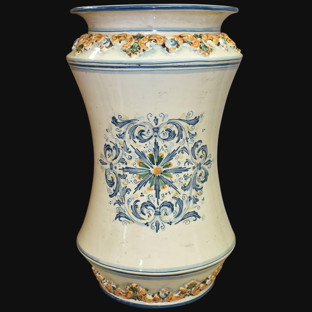 Vaso in ceramica di Caltagirone fatta a mano con decori blu, gialli e verdi, stile tradizionale siciliano