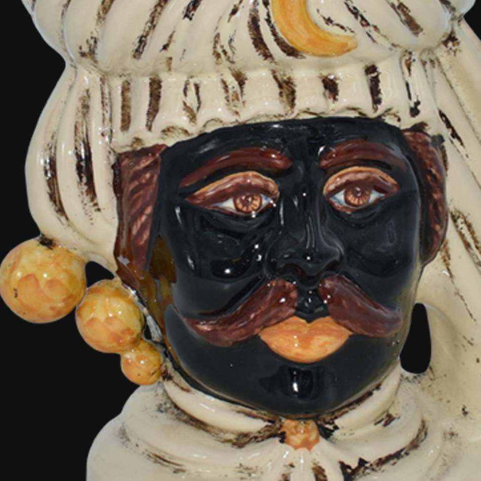 Testa di Moro con Perline, Maschio Moro, Avorio. Ceramica siciliana di Caltagirone, Sofia