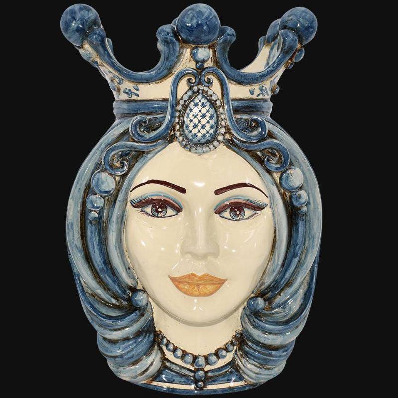 Ceramica di Caltagirone fatta a mano con volto femminile e corona blu, arte tradizionale siciliana