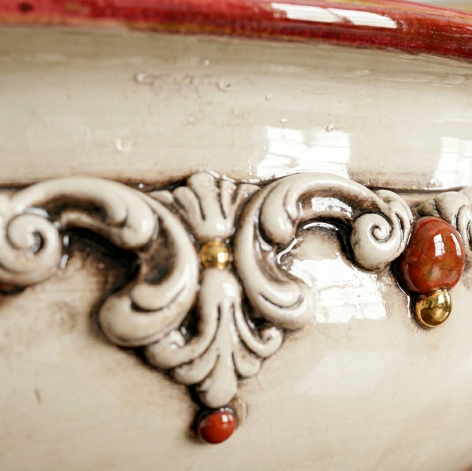 Centrotavola, Madreperla Oro e Lustri. Ceramiche Sofia, Caltagirone