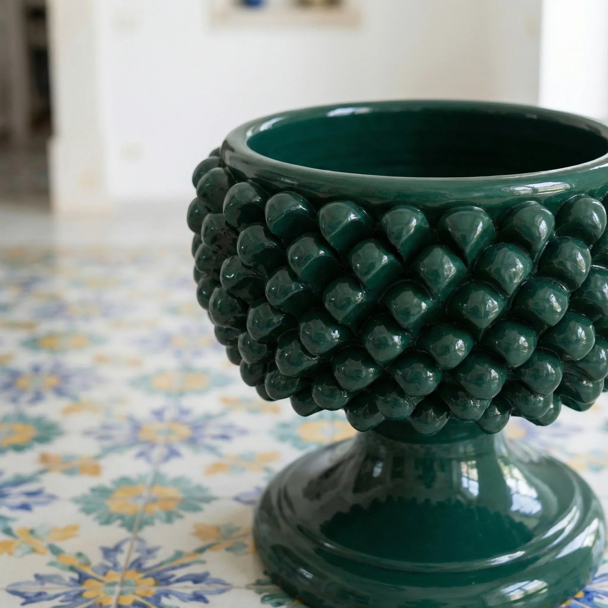 Vaso Mezza Pigna, Verde Antico. Ceramiche Sofia, Caltagirone