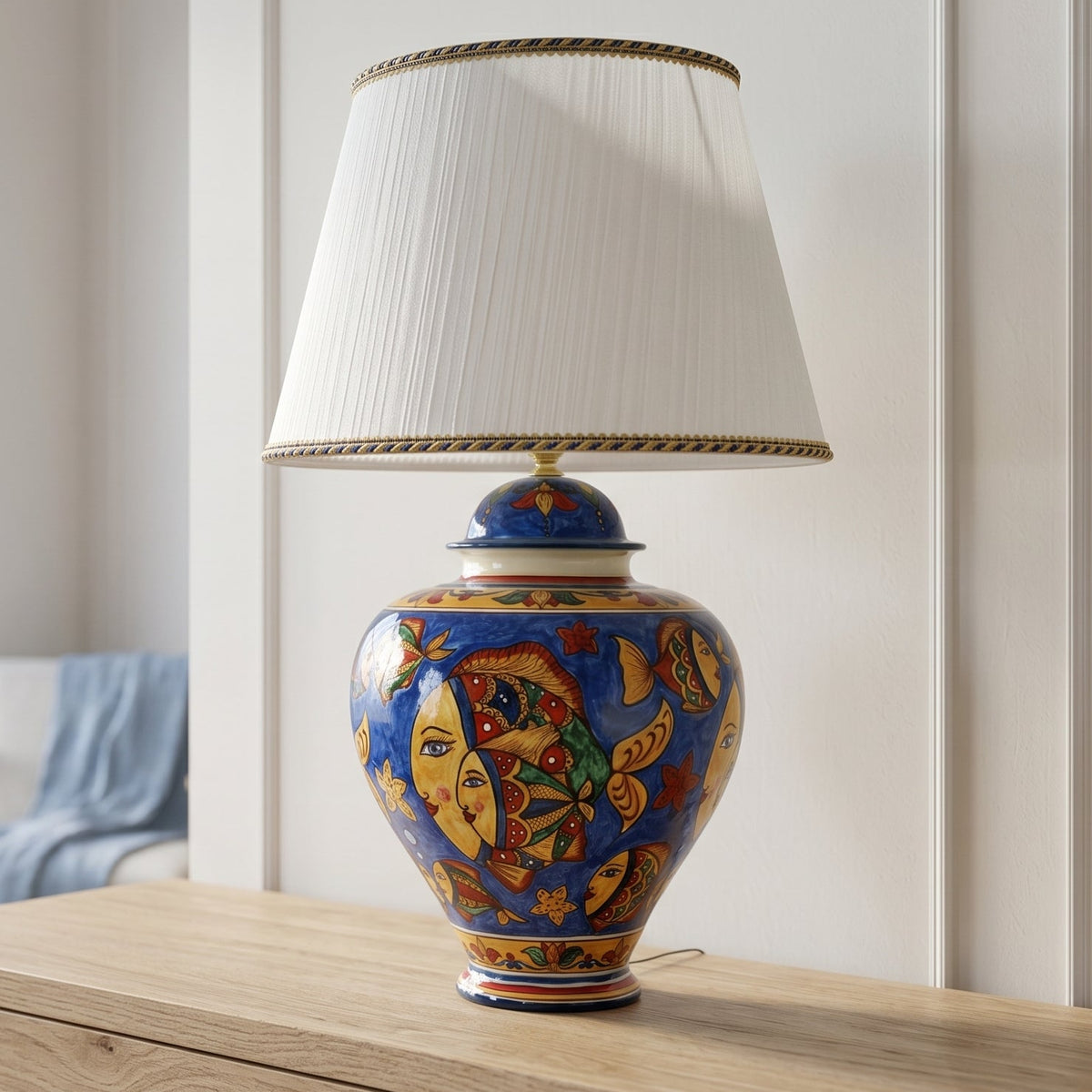 Lume Potiche, Decoro Pesci, Fondo Blu. Ceramiche Sofia, Caltagirone