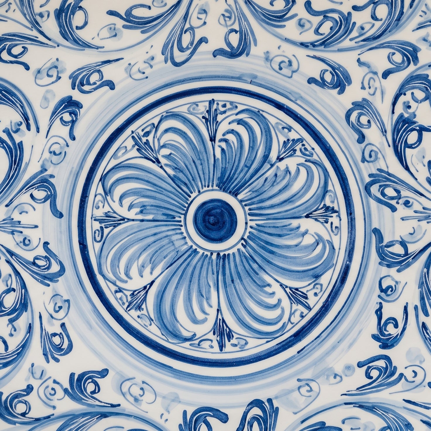 Piatto Ornamentale, Mono Blu, Serie d'Arte. Ceramica siciliana di Caltagirone, Sofia