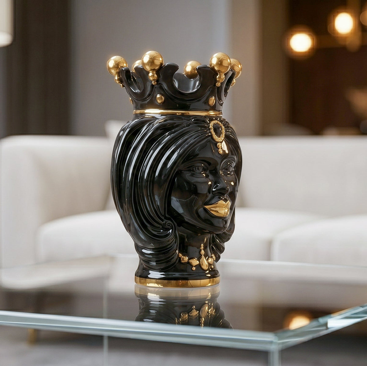 Testa di Moro, Donna, Black and Gold, corona, oro zecchino. Ceramica siciliana di Caltagirone, Sofia