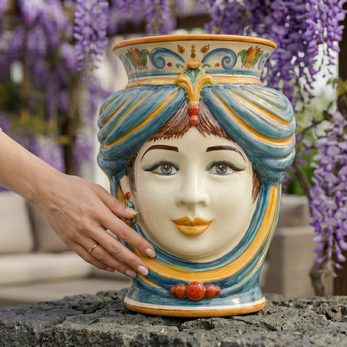 Testa di Moro, Femmina senza corona, Decoro Sicily, decoro barocco, turbante. Ceramica siciliana di Caltagirone, Sofia