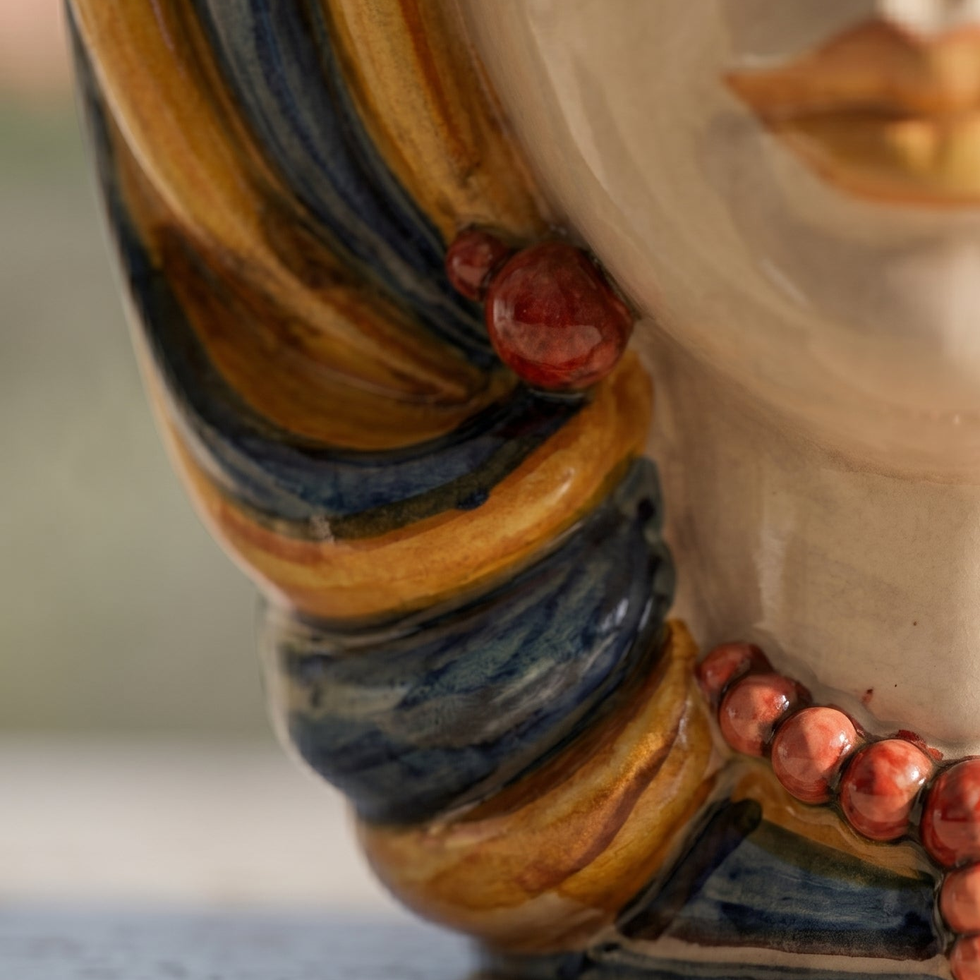Lume a Testa, Femmina, Blu e Arancio. Ceramiche Sofia, Caltagirone
