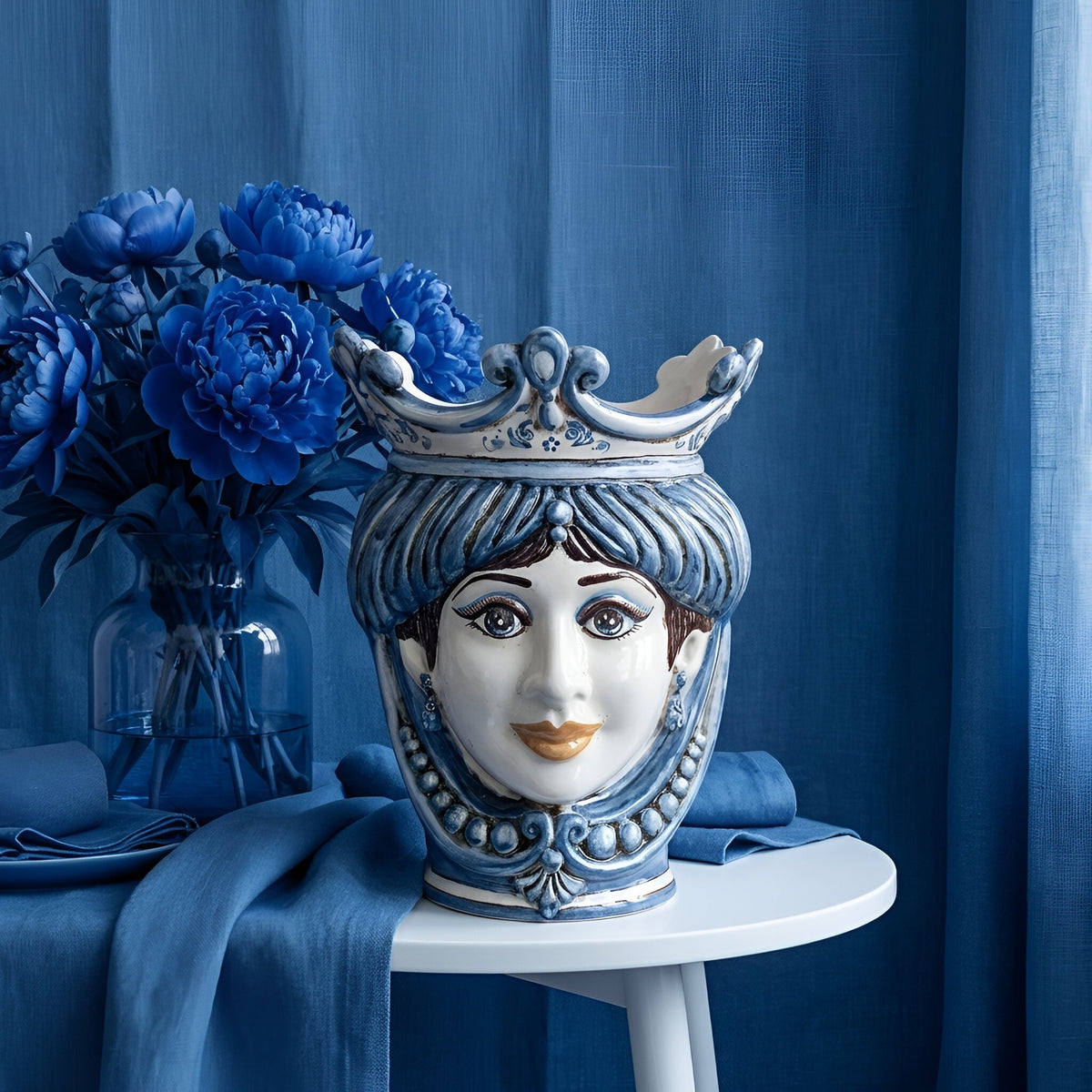 Testa di Moro con Perline, Donna, Mono Blu. Ceramiche Sofia, Caltagirone