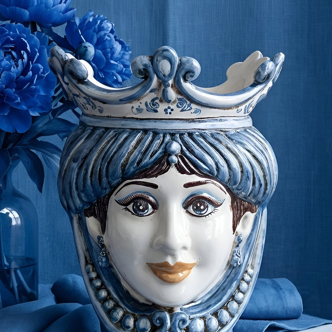 Testa di Moro con Perline, Donna, Mono Blu. Ceramiche Sofia, Caltagirone