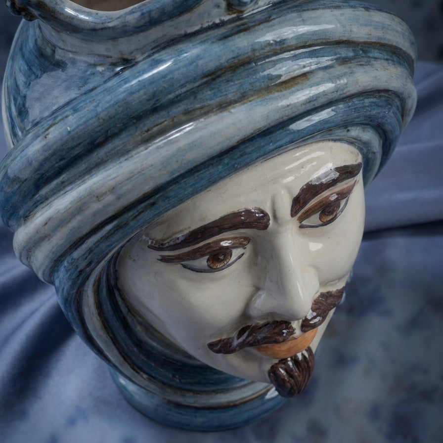 Testa di Moro, Maschio Bianco, Mono Blu. Ceramica siciliana di Caltagirone, Sofia