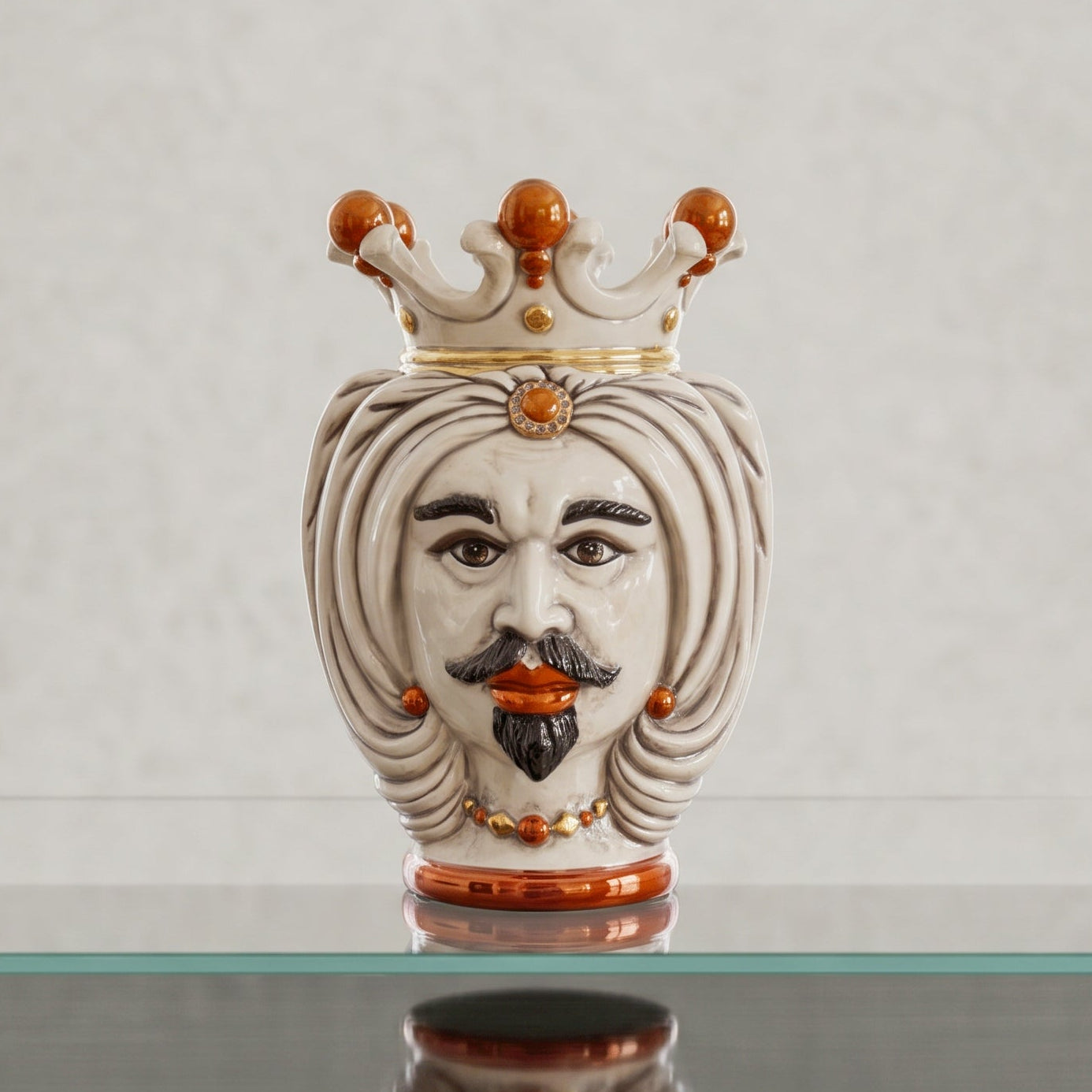 Testa di Moro con Turbante, Maschio Bianco, Madreperla Antichizzato Oro e Lustri, oro zecchino. Ceramiche Sofia, Caltagirone