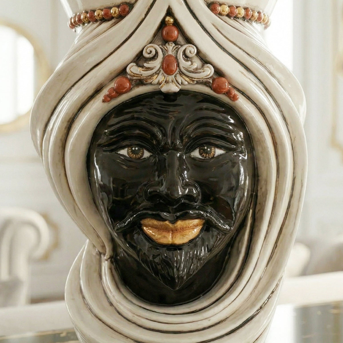 Testa di Moro con Turbante, Maschio Moro, Madreperla Antichizzato Oro e Lustri, oro zecchino. Ceramiche Sofia, Caltagirone