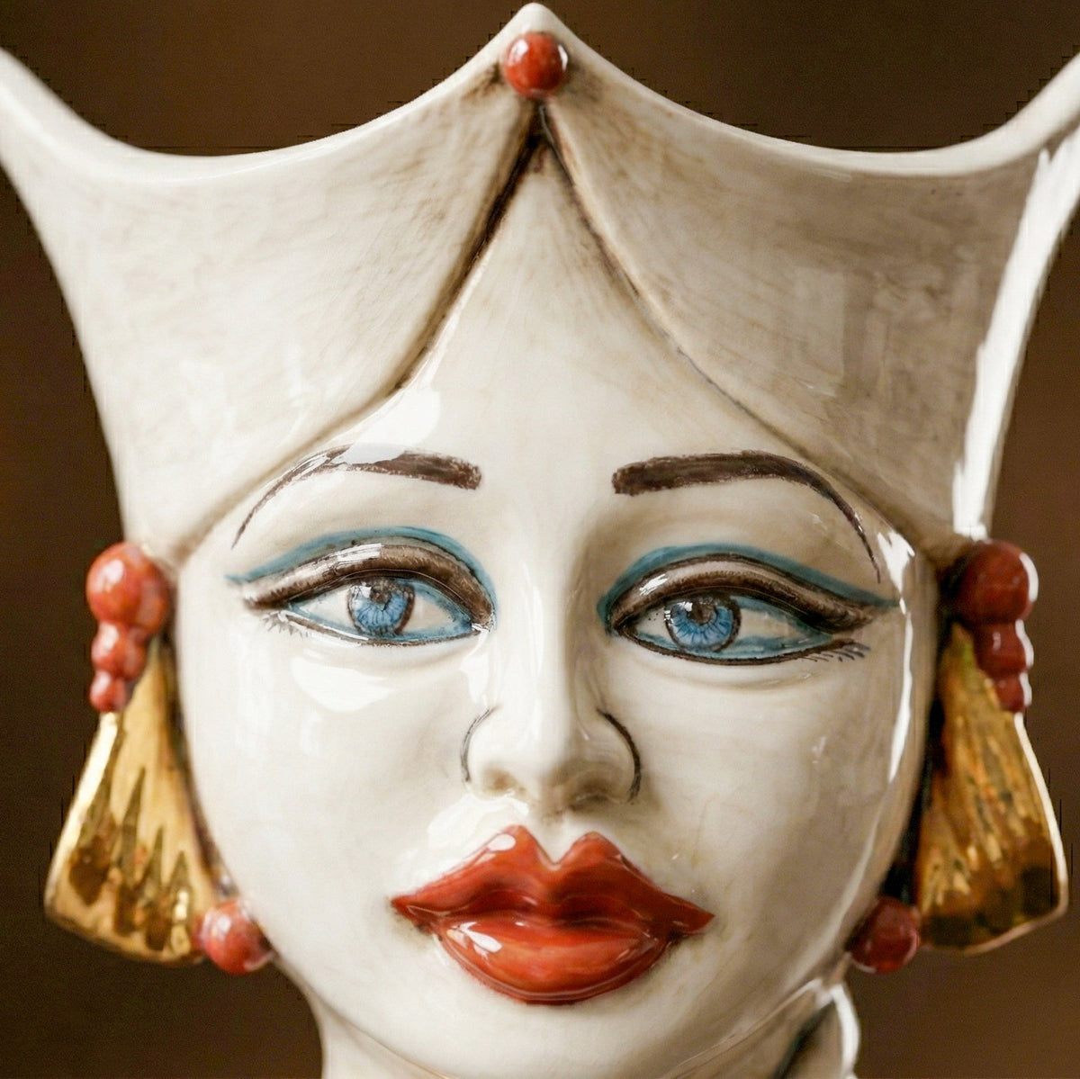 Testa di Moro Aisha, Donna, Madreperla Antichizzato Oro e Lustri, oro zecchino. Ceramiche Sofia, Caltagirone
