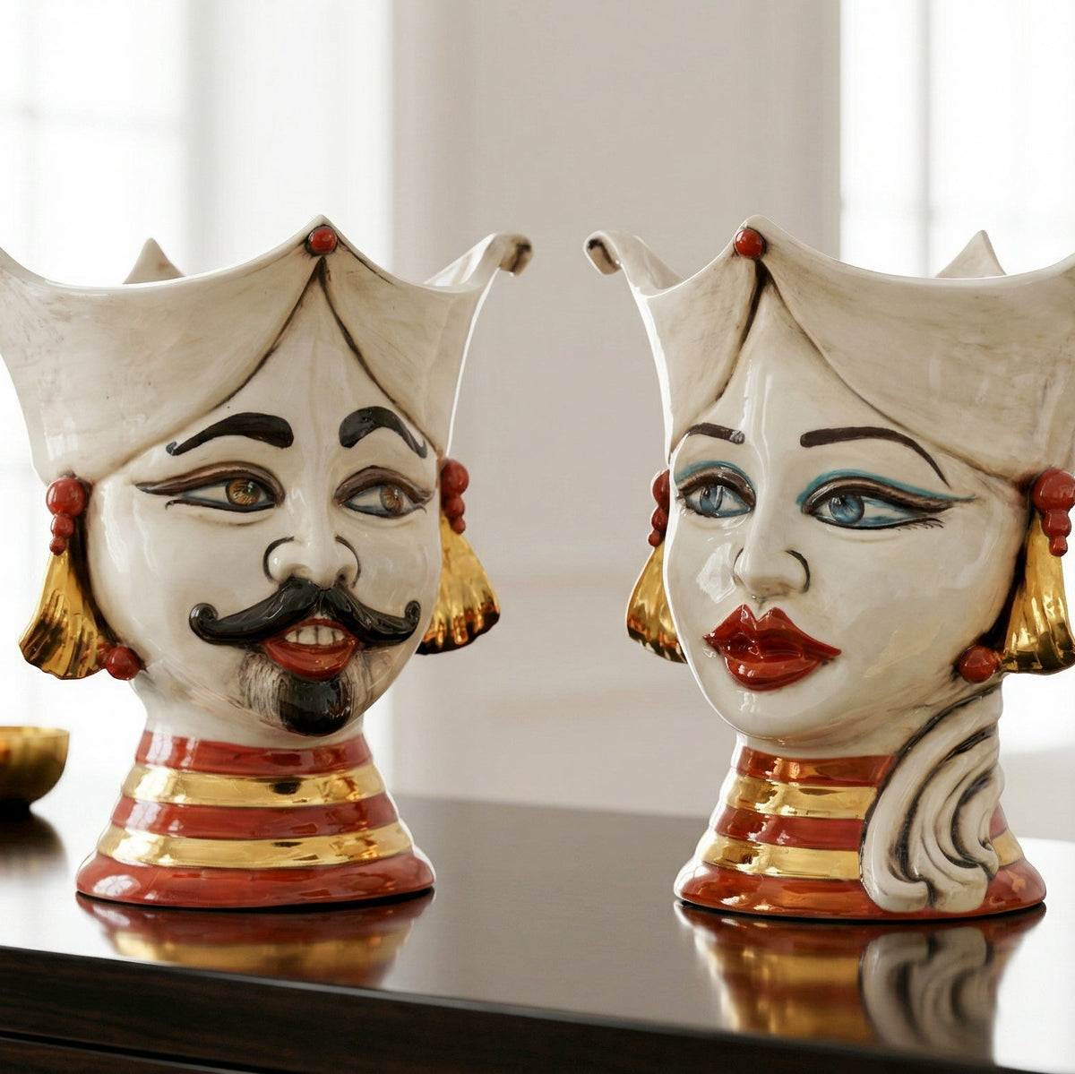 Testa di Moro Aisha, Madreperla Antichizzato Oro e Lustri. Ceramiche Sofia, Caltagirone