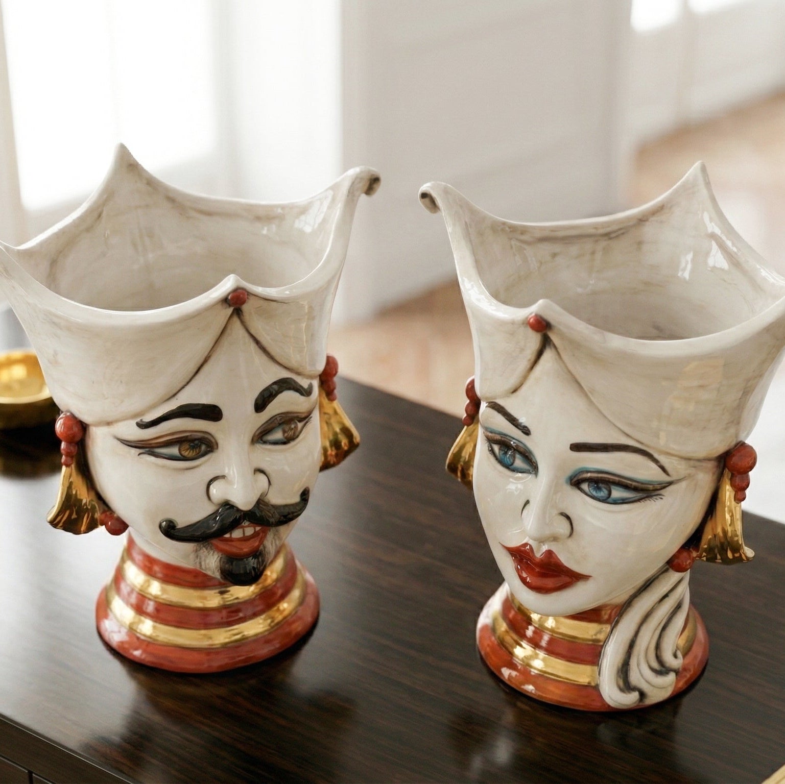 Testa di Moro Aisha, Madreperla Antichizzato Oro e Lustri. Ceramiche Sofia, Caltagirone
