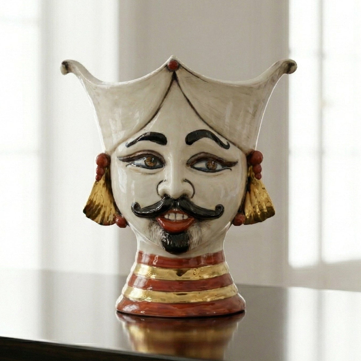 Testa di Moro Aisha, Maschio, Madreperla Antichizzato Oro e Lustri, volto, oro zecchino. Ceramiche Sofia, Caltagirone