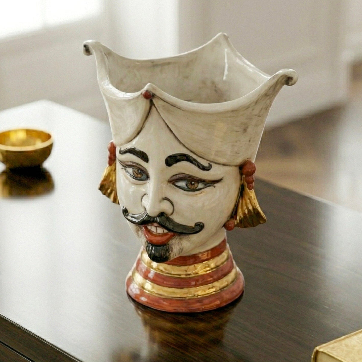 Testa di Moro Aisha, Maschio, Madreperla Antichizzato Oro e Lustri, volto, oro zecchino. Ceramiche Sofia, Caltagirone