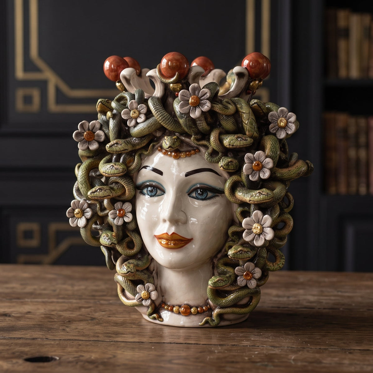 Testa Medusa con fiori h 38 cm - Madreperla Antichizzato Oro e Lustri | Ceramica Caltagirone