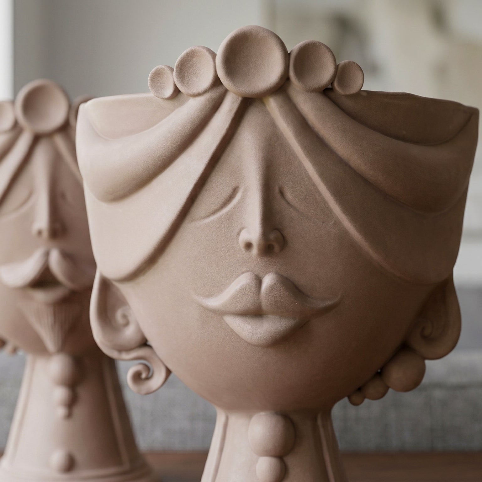 Testa Zahira h 30 cm - Donna, Tortora Opaco | Ceramica Caltagirone